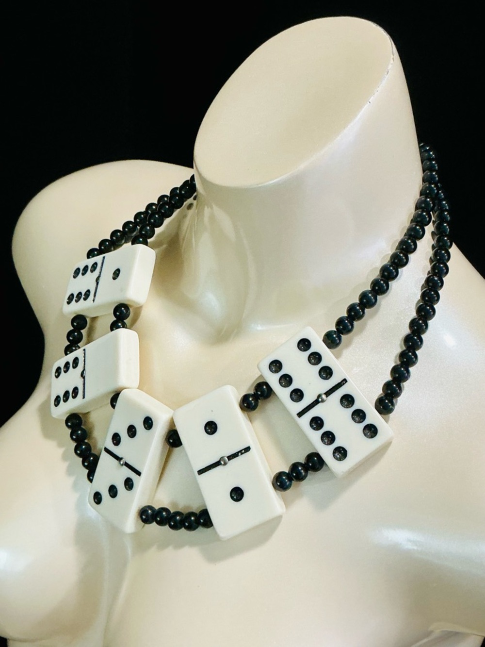 RARE VTG LARGE BLK & WH RETRO DOMINO BEADED  STATEMENT BIB COLLAR NECKLACE EUC